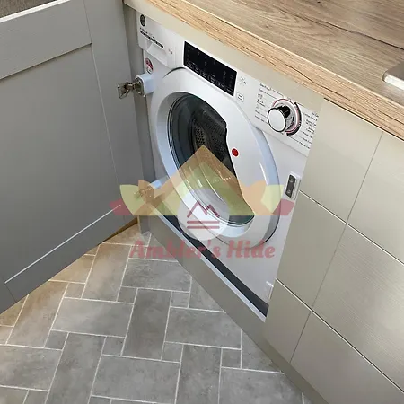 Amblers Hide, Brigham, Cockermouth, Cumbria *