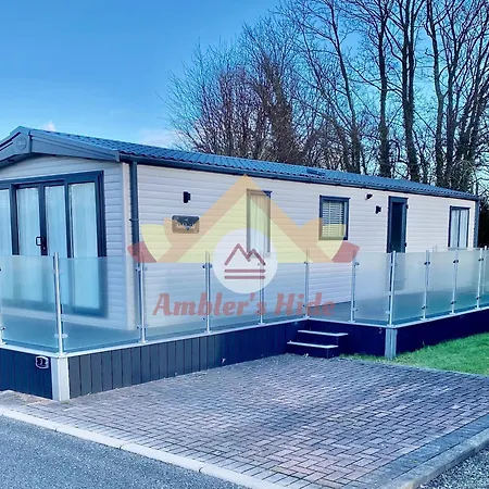 Amblers Hide, Brigham, Cockermouth, Cumbria *